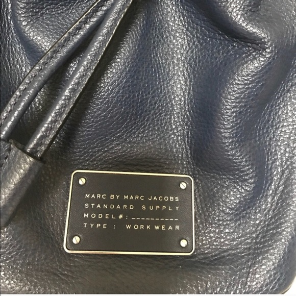 💯Authentic Marc Jacobs crossbody! - Picture 3 of 8